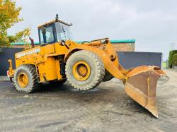 HYUNDAI HL760 WHEELED LOADER*C/W BUCKET*
