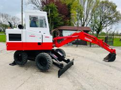 TOYOTA 20-PDK25 4WD WHEELED EXCAVATOR C/W SUPPORT LEGS & FRONT BLADE 