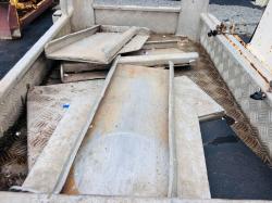 EASYLIFT TRACKED MANLIFT*C/W SAFETY BASKET*ONLY 1211 HOURS*VIDEO*