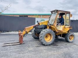 JCB 525-B-4 *SPARES AND REPAIRS*STARTS/RUNS/DRIVES* DOESNT LIFT*5906 HOURS*VIDEO*