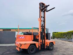 BOSS 556 HH SIDE LOADING FORK LIFT*C/W PALLET TINES*VIDEO*