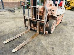 NISSAN 833 GAS FORKLIFT*C/W SIDESHIFT*VIDEO*