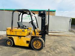 CATERPILLAR V40D FORKLIFT*C/W PALLET TINES*VIDEO*