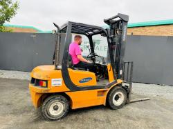 SAMSUNG 2 STAGE MASTED FORKLIFT*C/W YANMAR ENGINE*VIDEO*