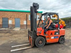 NISSAN PJ02A25 FORKLIFT*C/W PALLET TINES*VIDEO*