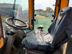 JCB 412S FARM MASTER FRONT LOADER*C/W BUCKET AND TINES*VIDEO*