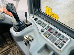 DOOSAN DL 250 4WD LOADING SHOVEL *YEAR 2012* C/W THREE IN ONE BUCKET *VIDEO*