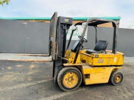 CATERPILLAR V40D FORKLIFT*C/W PALLET TINES*VIDEO*