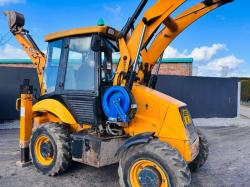 JCB 2CX 4WD BACKHOE DIGGER *YEAR 2010* C/W THREE IN ONE BUCKET* 3761 HOURS*VIDEO*